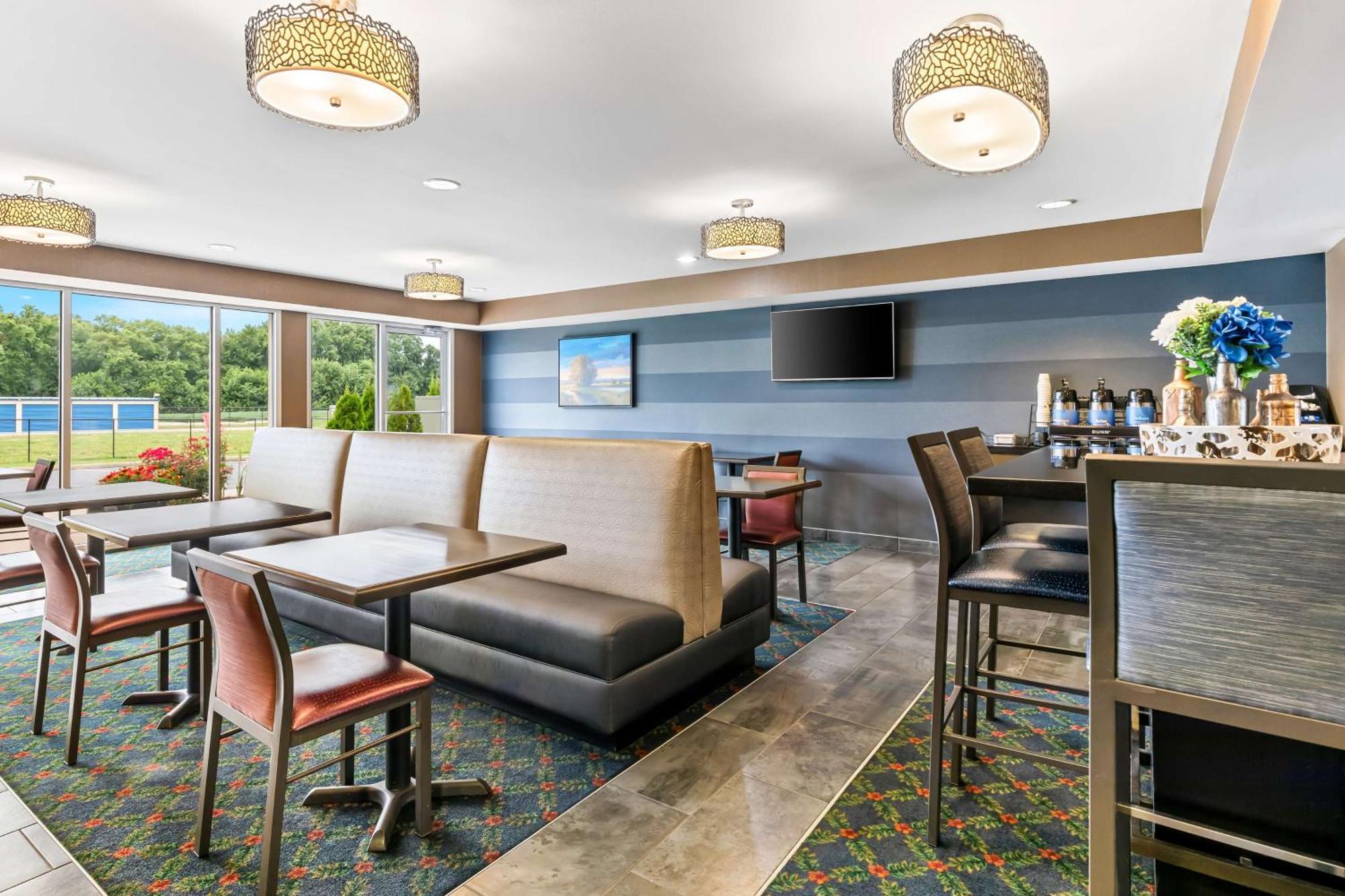 Best Western Legacy Inn & Suites Beloit/South Beloit エクステリア 写真