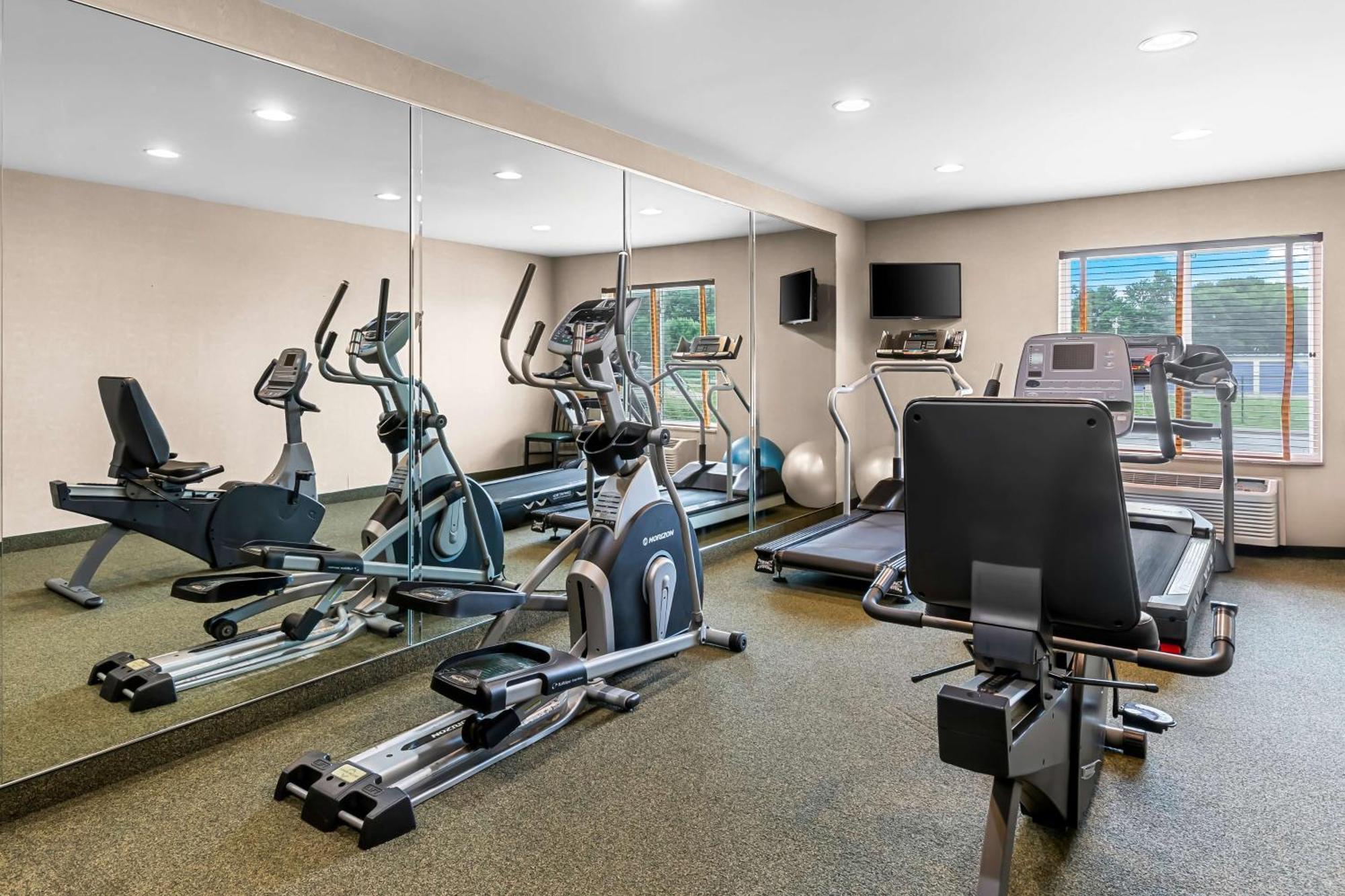 Best Western Legacy Inn & Suites Beloit/South Beloit エクステリア 写真